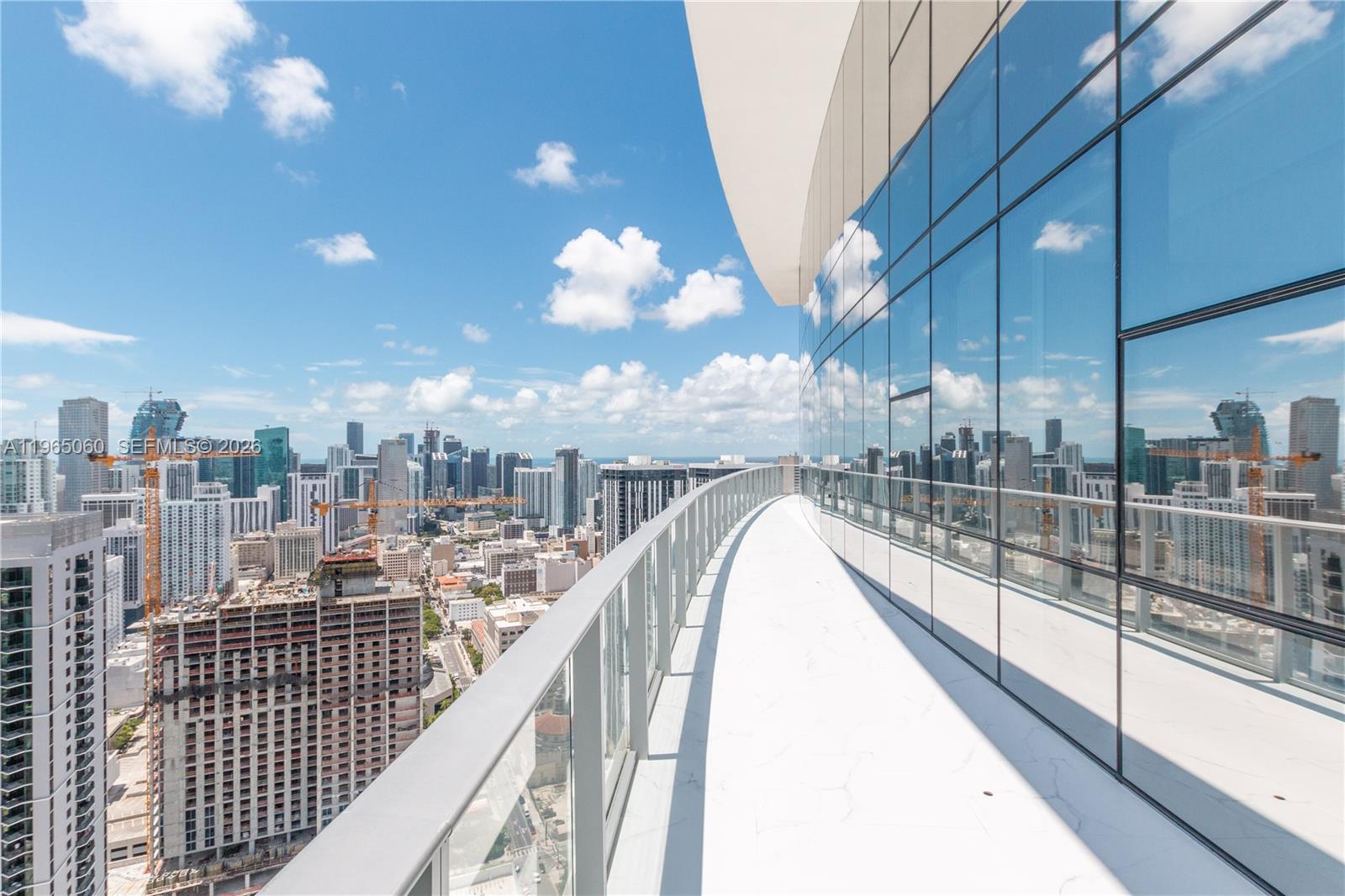 image Paramount Miami Worldcenter24