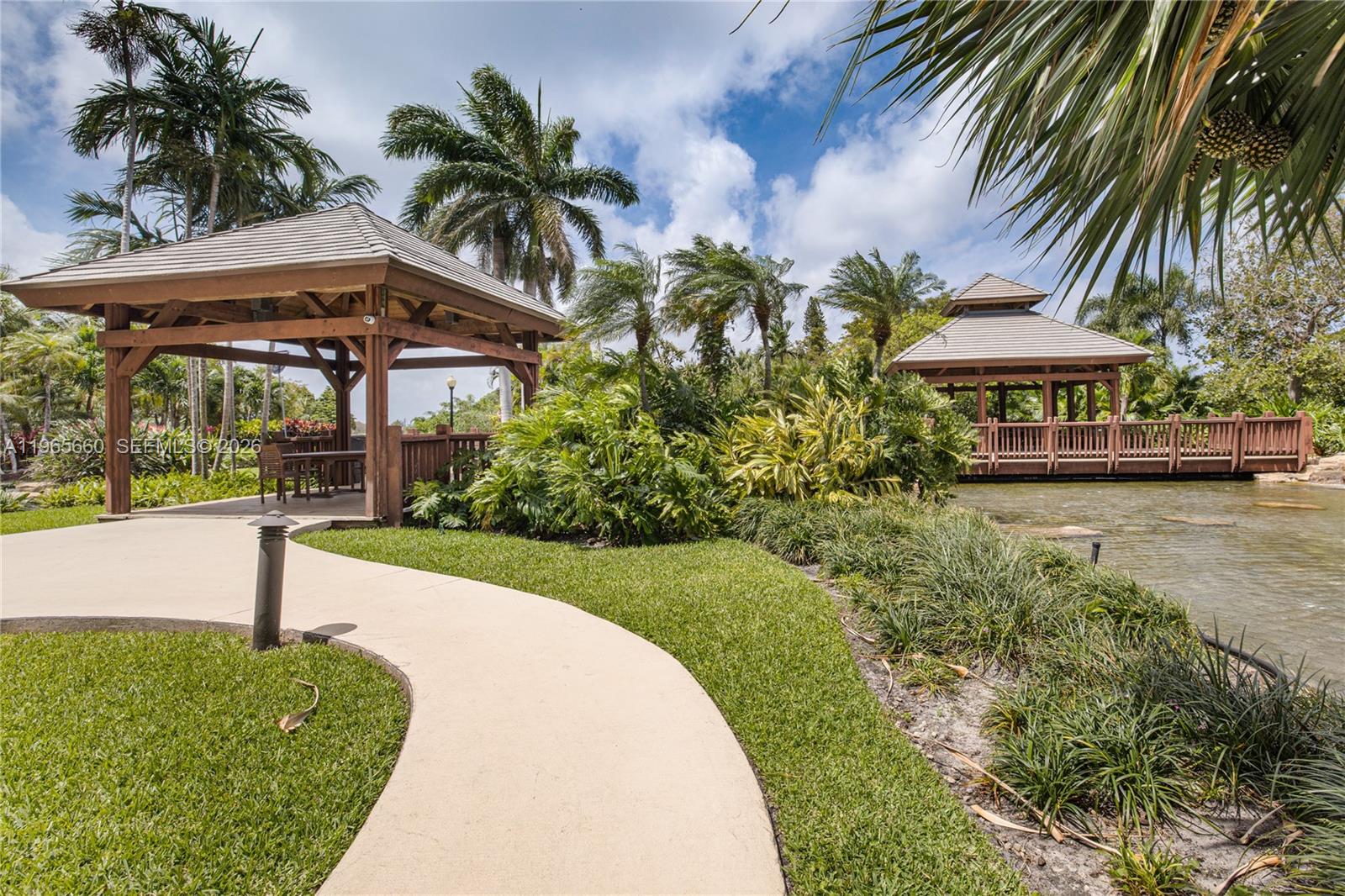 1000 Quayside Ter #408 Miami, FL 33138