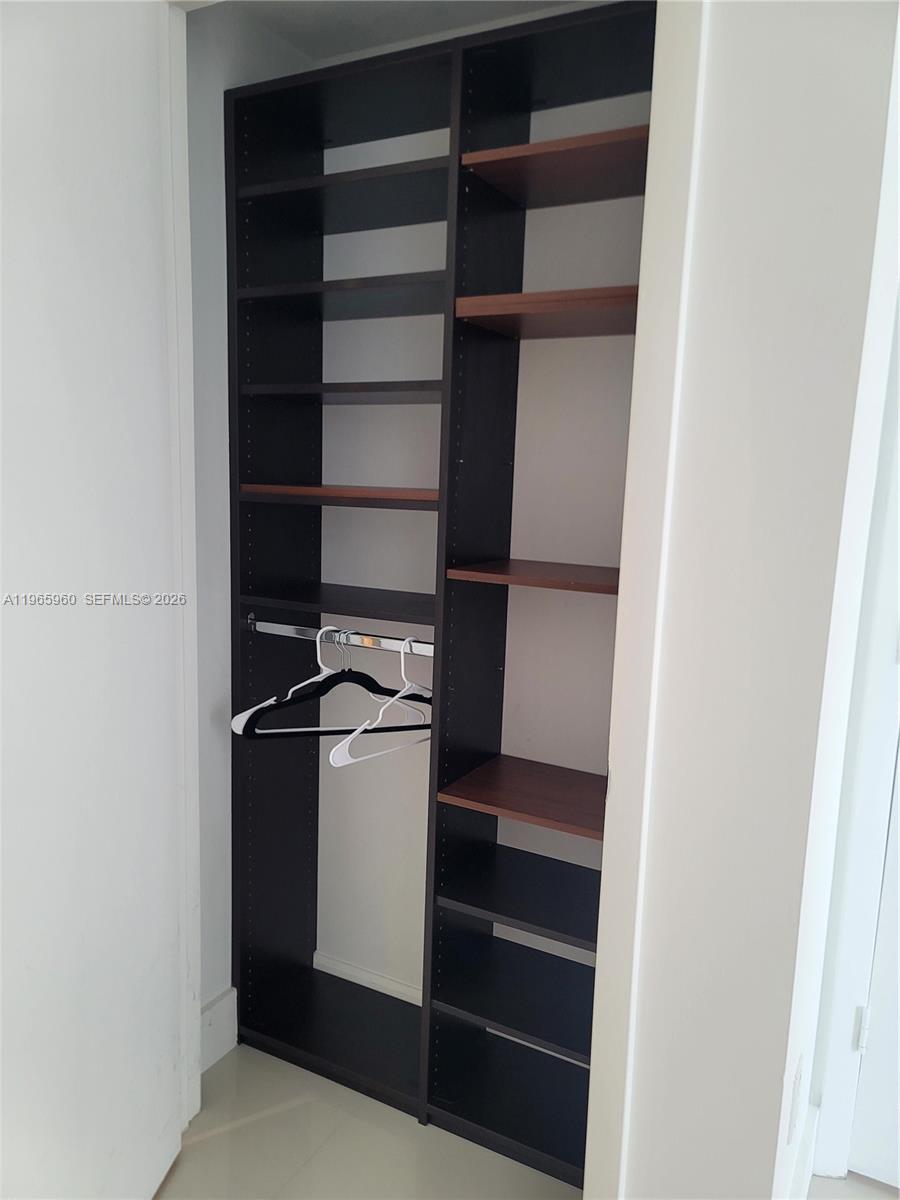 image Icon Brickell I21