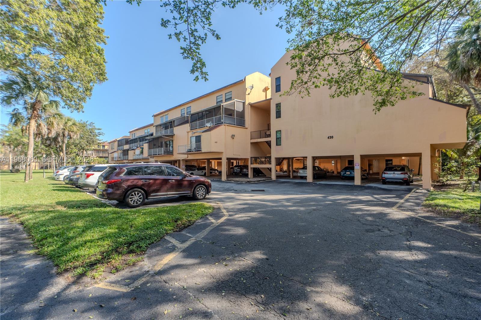 430 Commodore Dr #314 Plantation, FL 33325