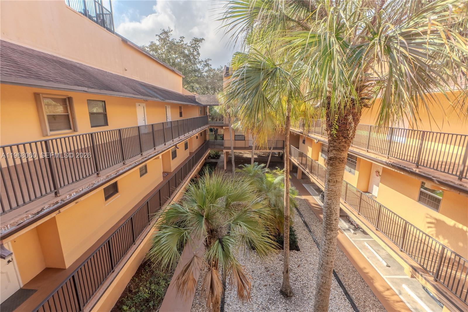 430 Commodore Dr #314 Plantation, FL 33325