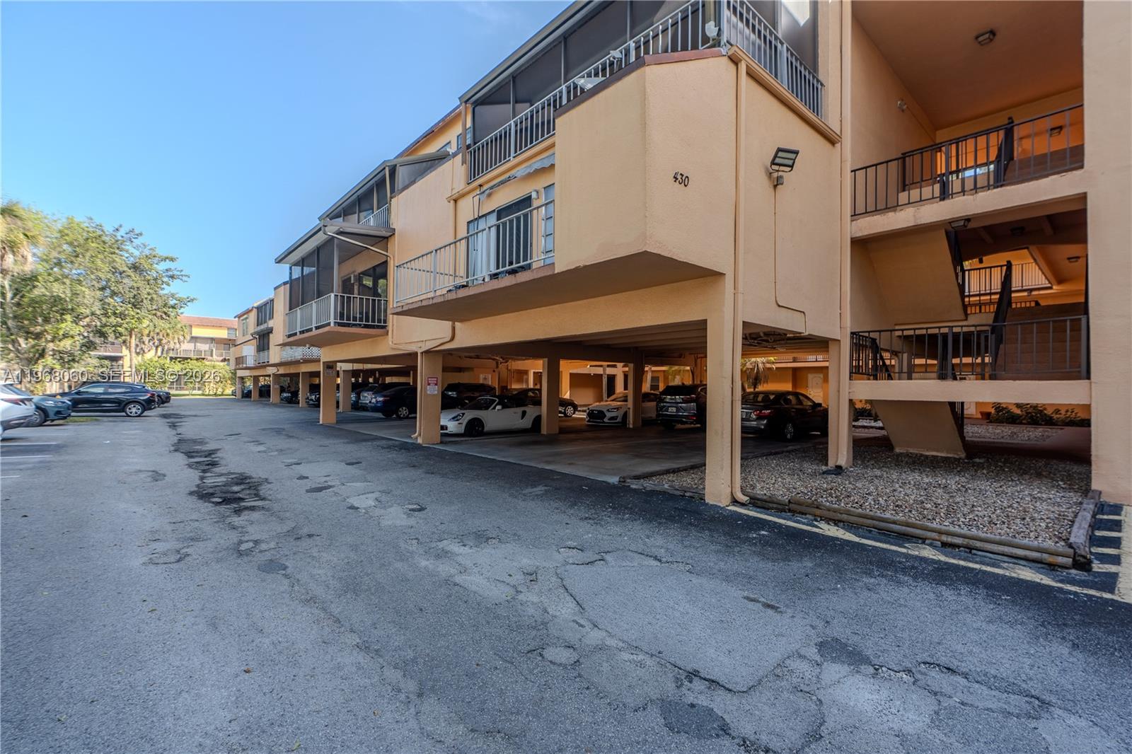 430 Commodore Dr #314 Plantation, FL 33325