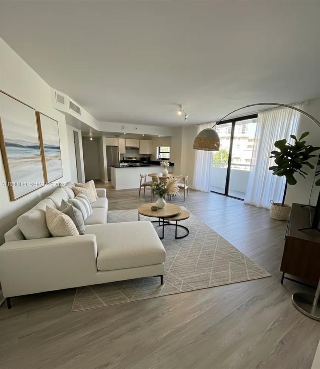 6830 Indian Crk Dr #2A