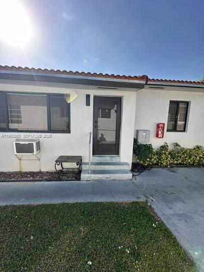 911 80th St #2 Miami Beach, FL 33141