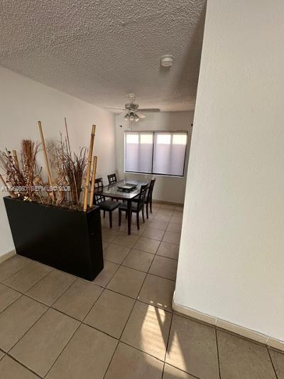 911 80th St #2 Miami Beach, FL 33141