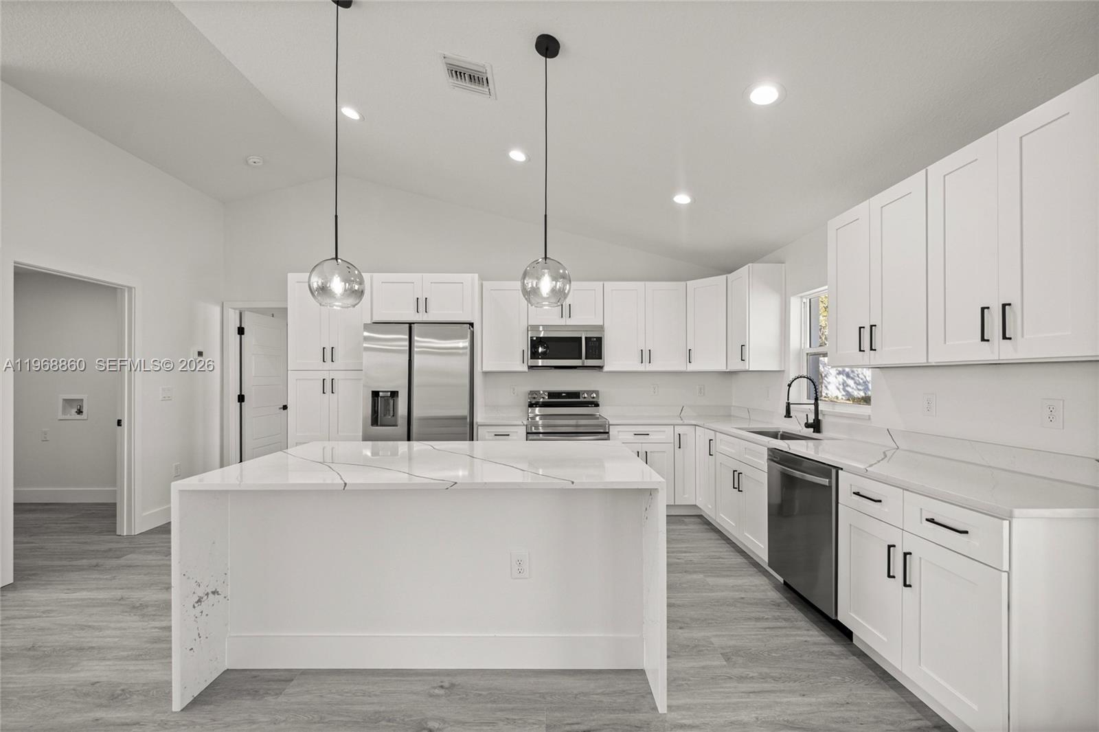 9989 SW 42nd Ave Ocala, FL 34476