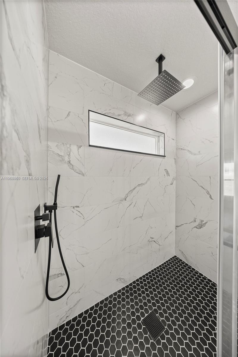 9989 SW 42nd Ave Ocala, FL 34476