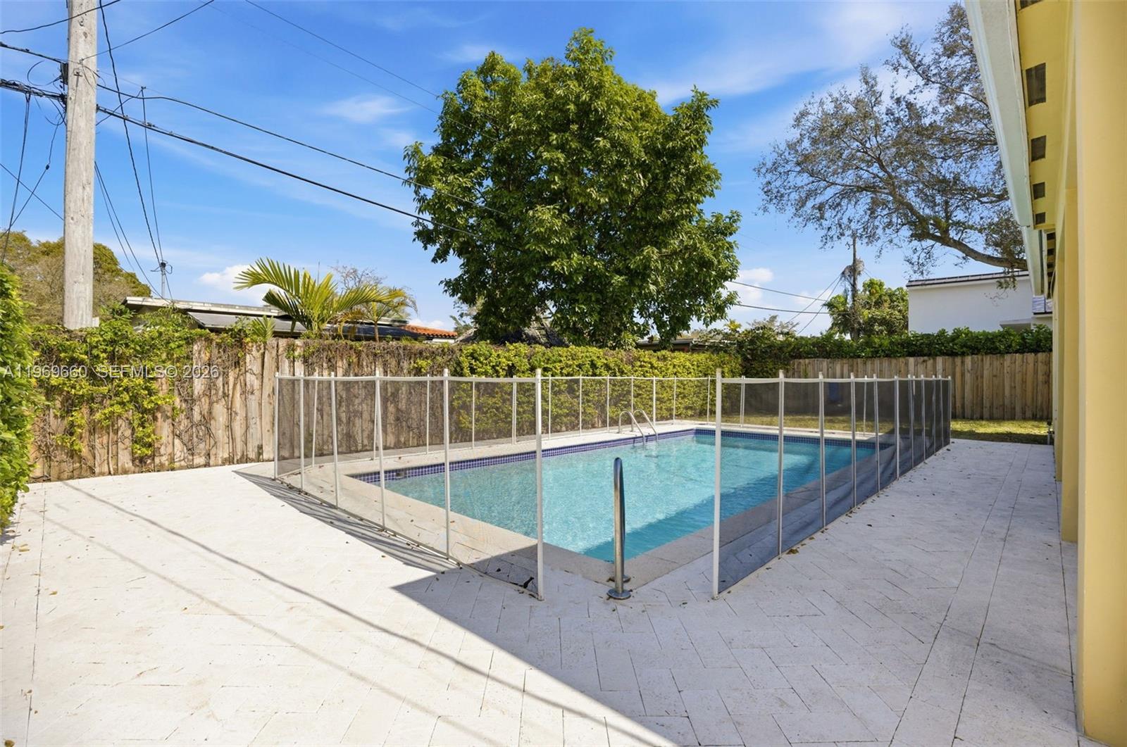 5851 SW 15th St West Miami, FL 33144