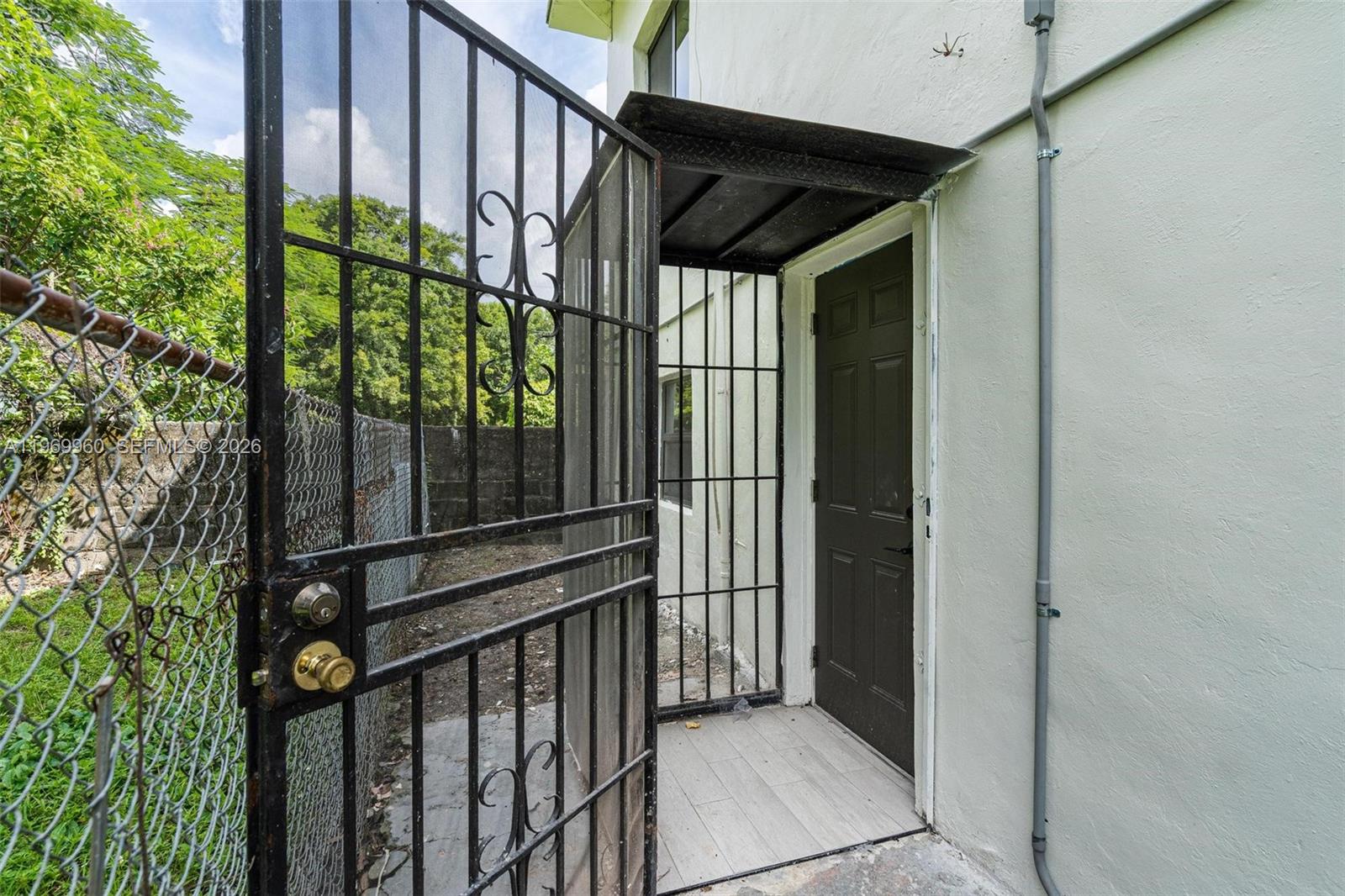 1523 NW 38th St Miami, FL 33142