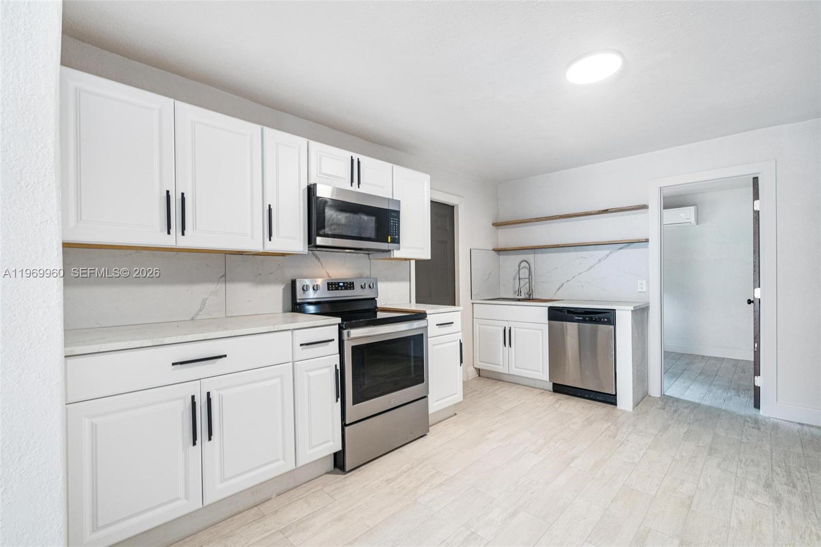 1523 NW 38th St Miami, FL 33142