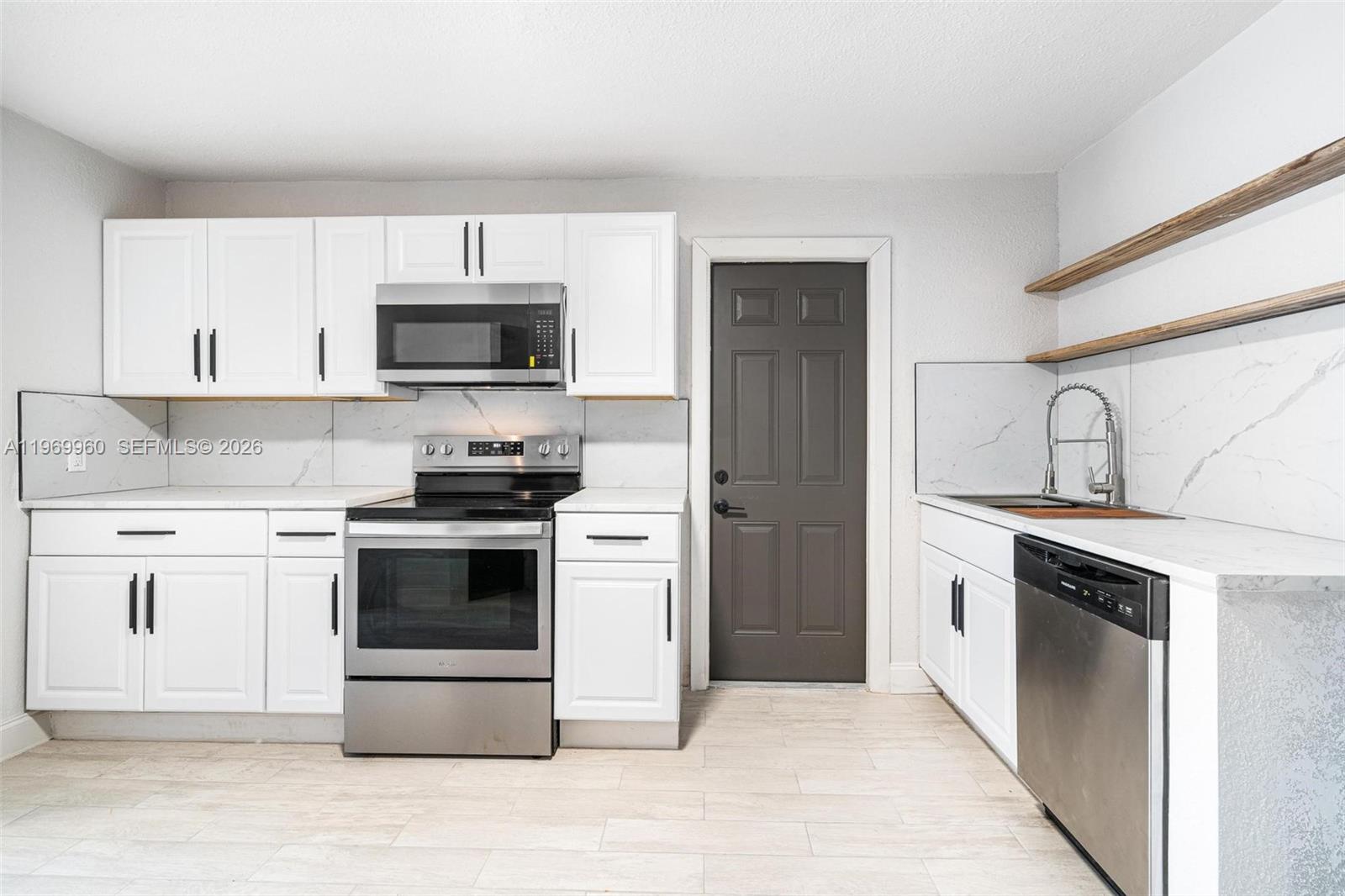 1523 NW 38th St Miami, FL 33142