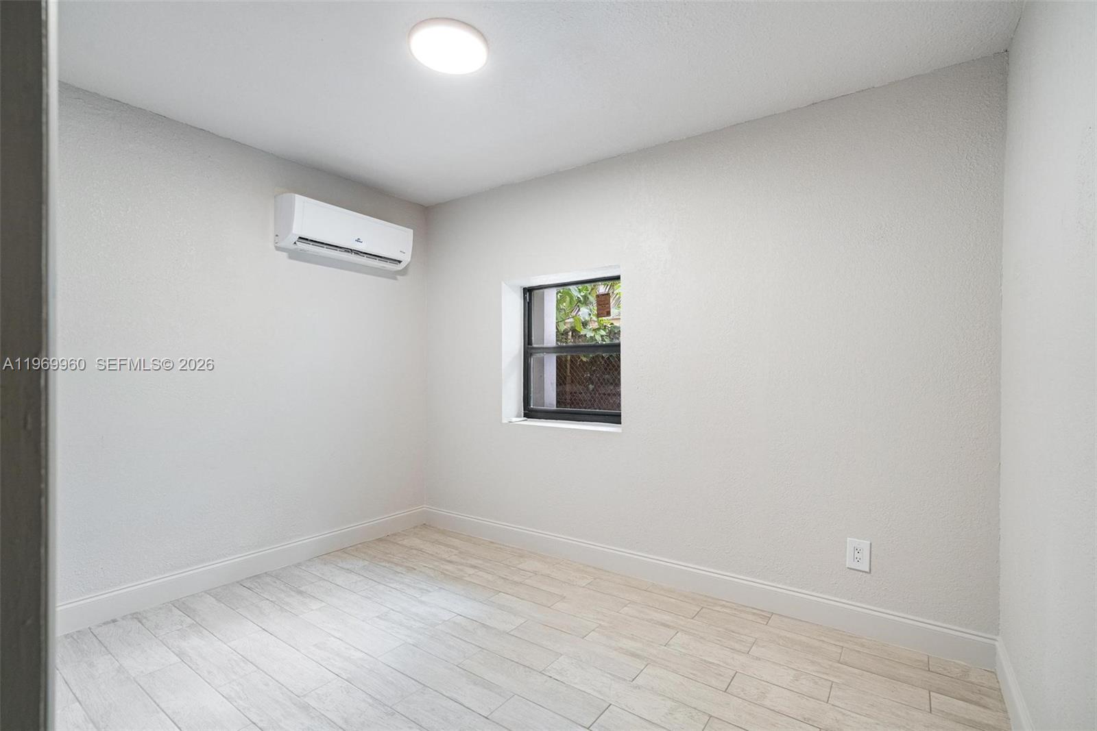 1523 NW 38th St Miami, FL 33142