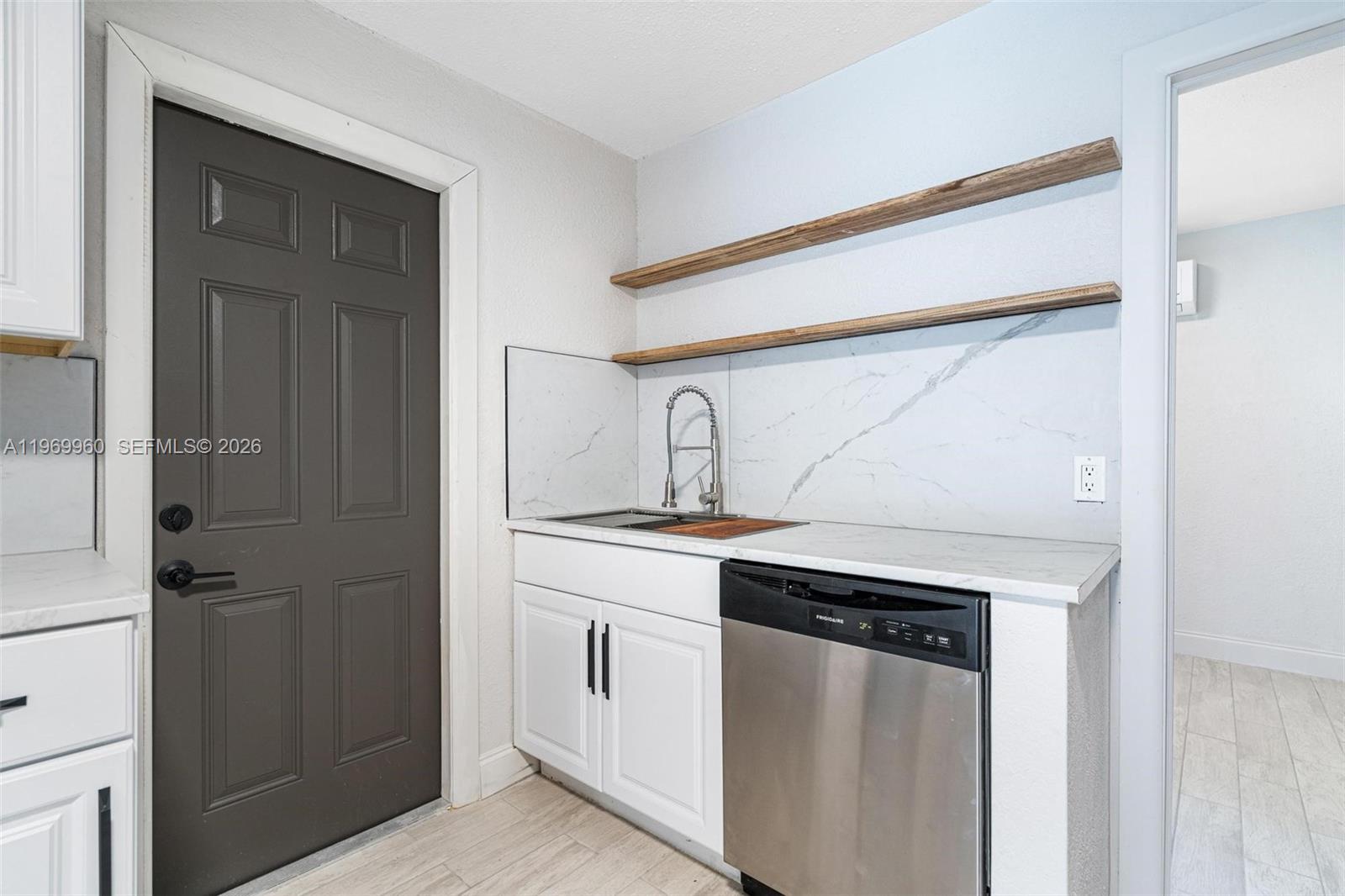 1523 NW 38th St Miami, FL 33142