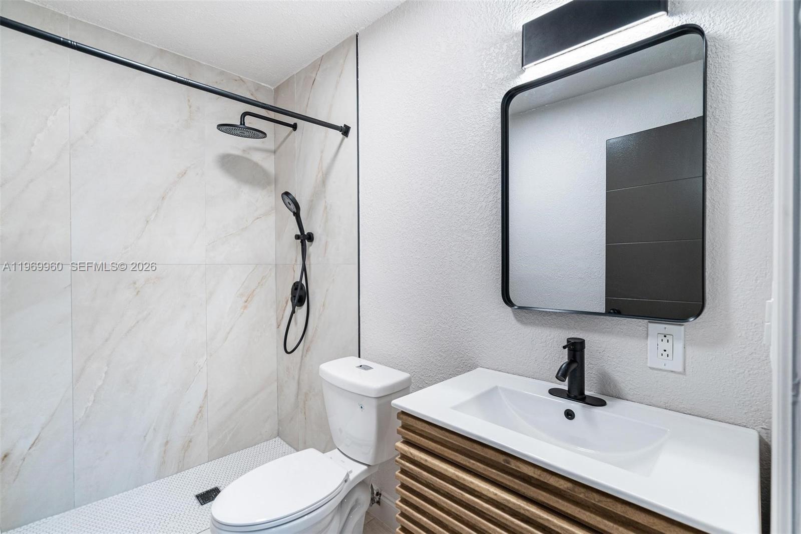 1523 NW 38th St Miami, FL 33142