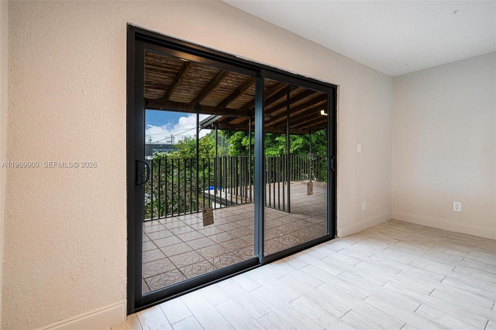 1523 NW 38th St Miami, FL 33142