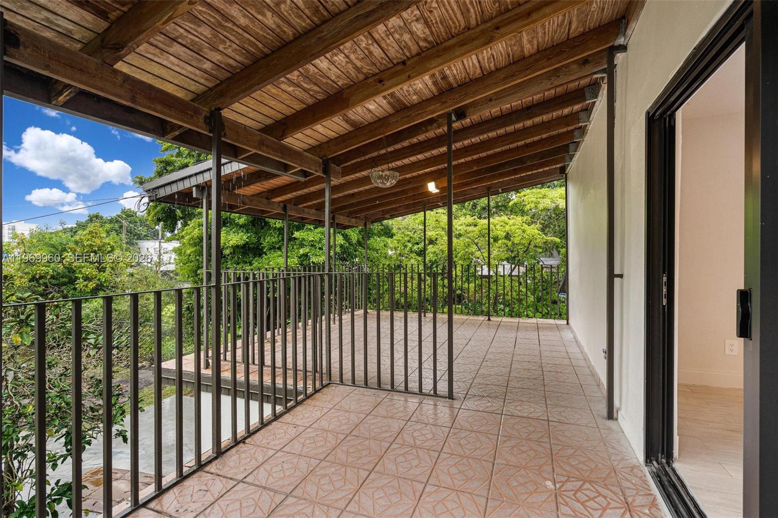 1523 NW 38th St Miami, FL 33142