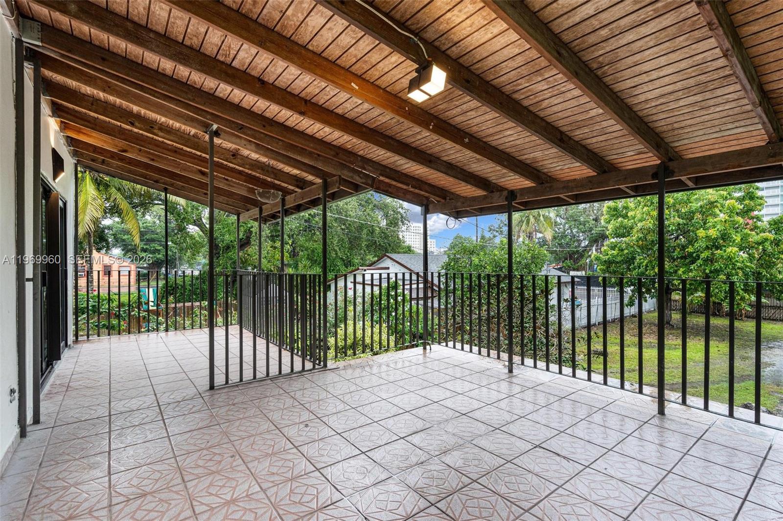 1523 NW 38th St Miami, FL 33142