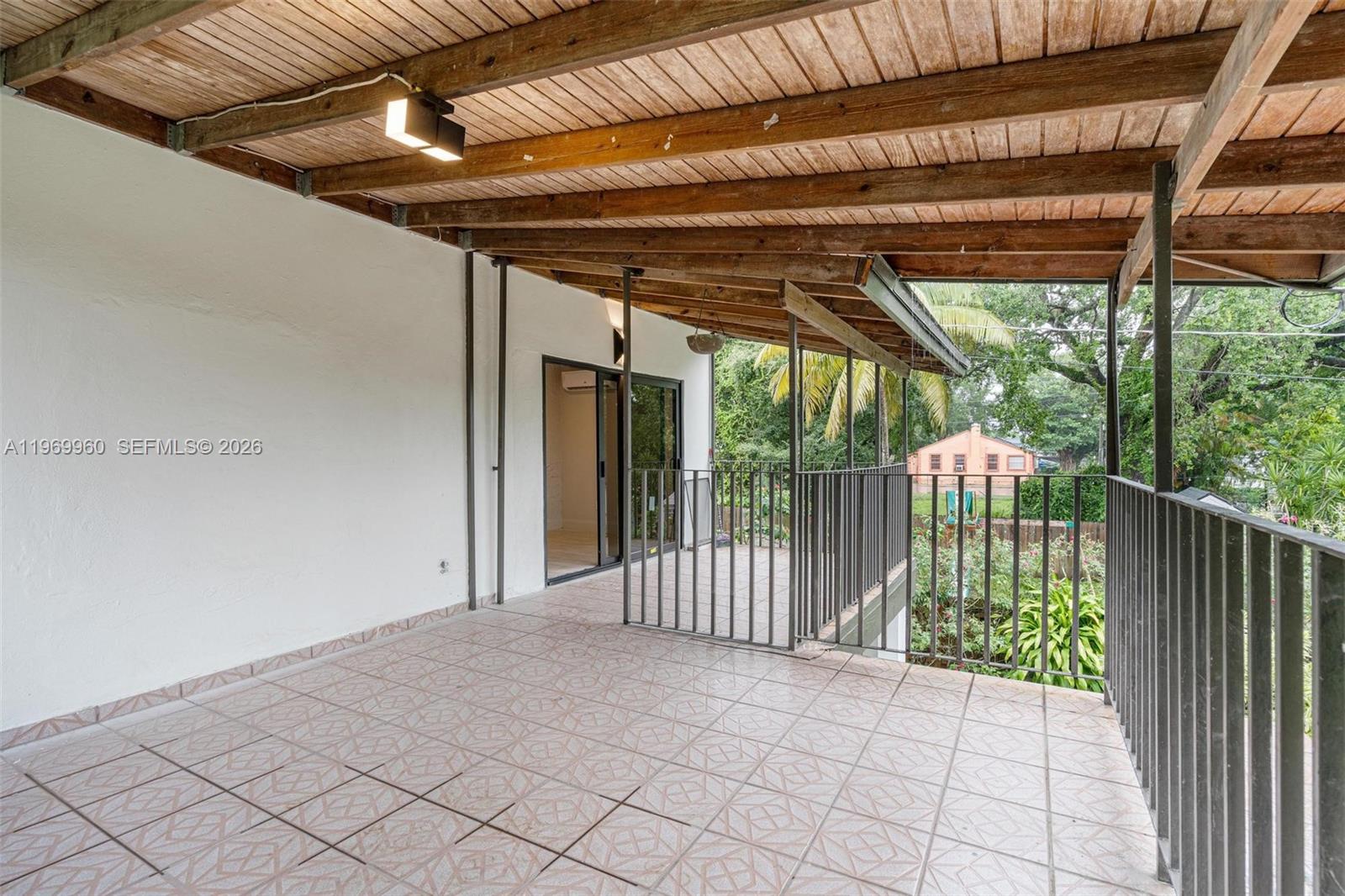 1523 NW 38th St Miami, FL 33142