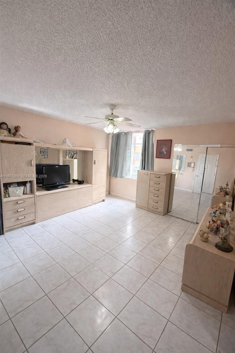 1159 W 40th St #16 Hialeah, FL 33012