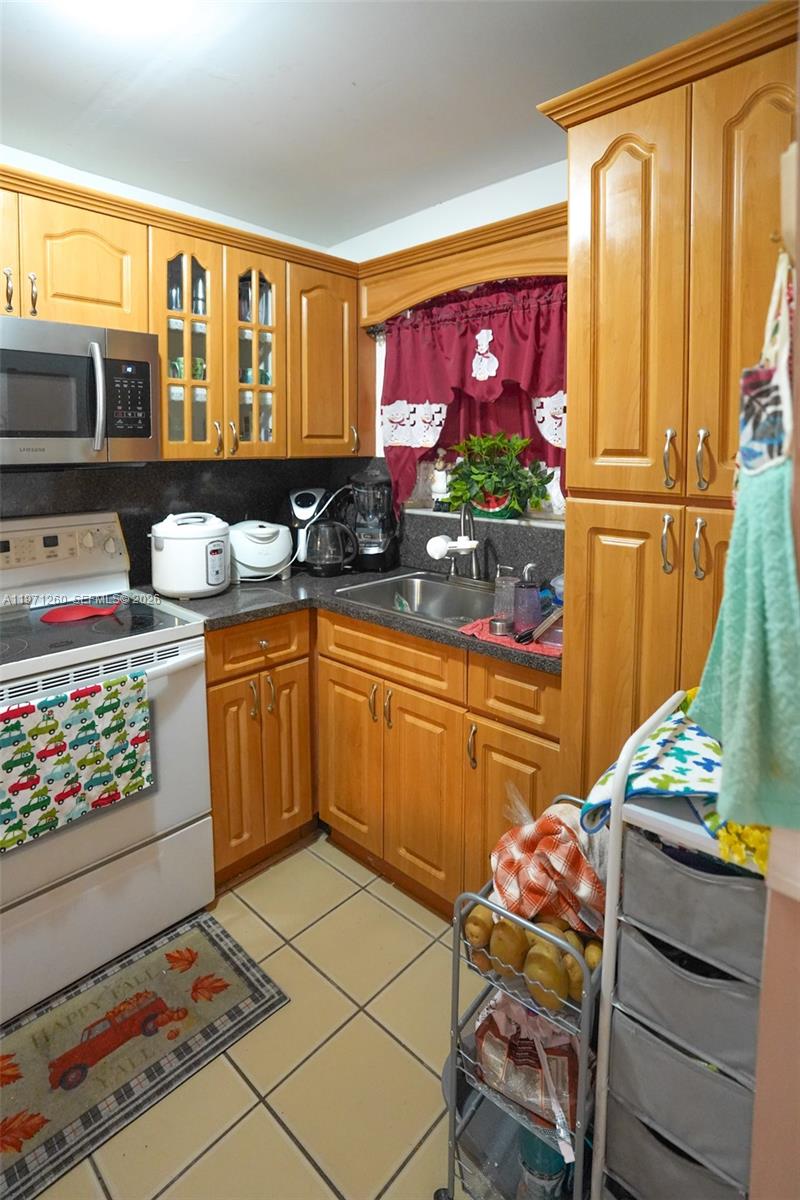 1159 W 40th St #16 Hialeah, FL 33012