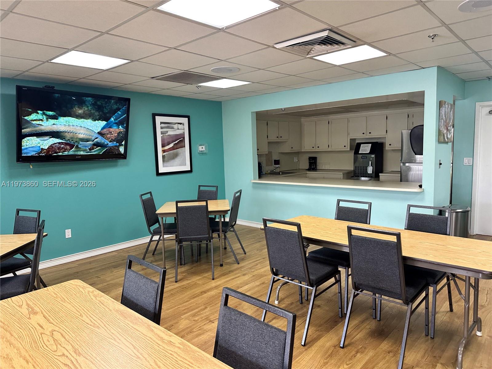 10434 Sunrise Lks Blvd #102 Sunrise, FL 33322