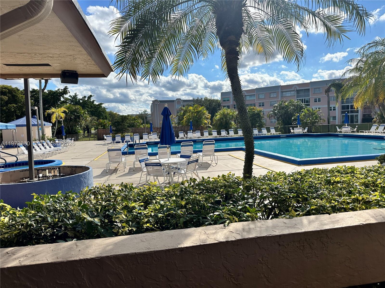 10434 Sunrise Lks Blvd #102 Sunrise, FL 33322