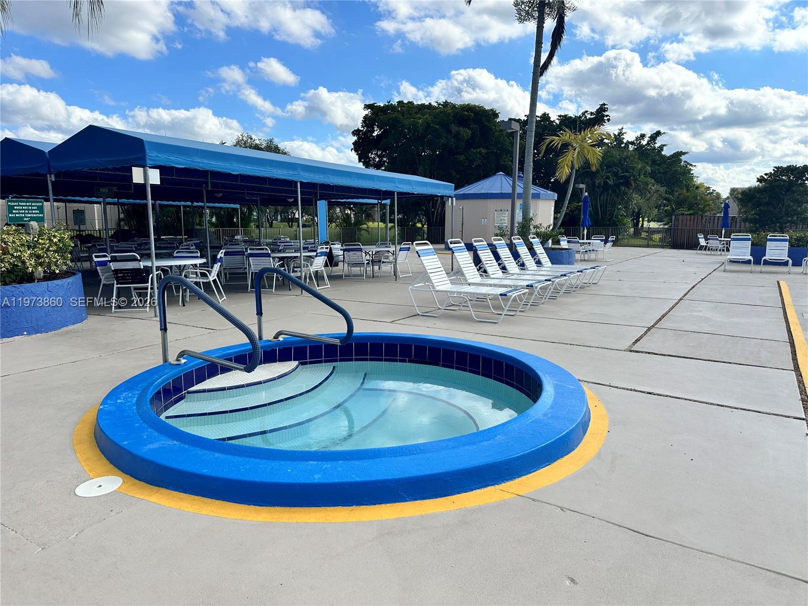 10434 Sunrise Lks Blvd #102 Sunrise, FL 33322