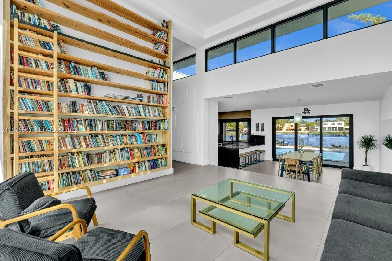 19801 NE 23rd Ave Miami, FL 33180