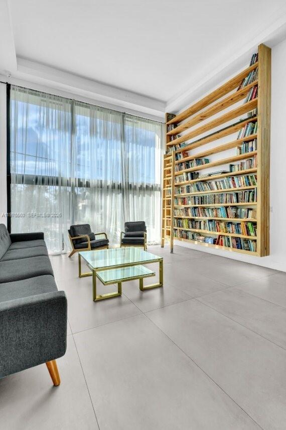 19801 NE 23rd Ave Miami, FL 33180