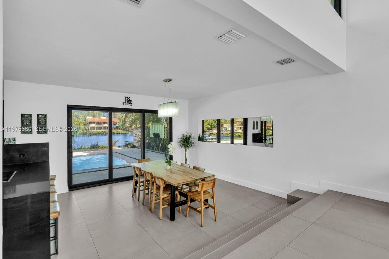 19801 NE 23rd Ave Miami, FL 33180