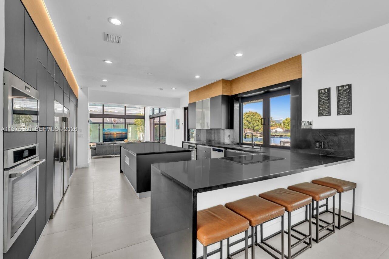 19801 NE 23rd Ave Miami, FL 33180