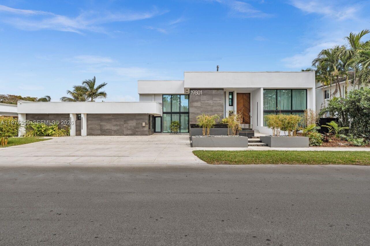 19801 NE 23rd Ave Miami, FL 33180