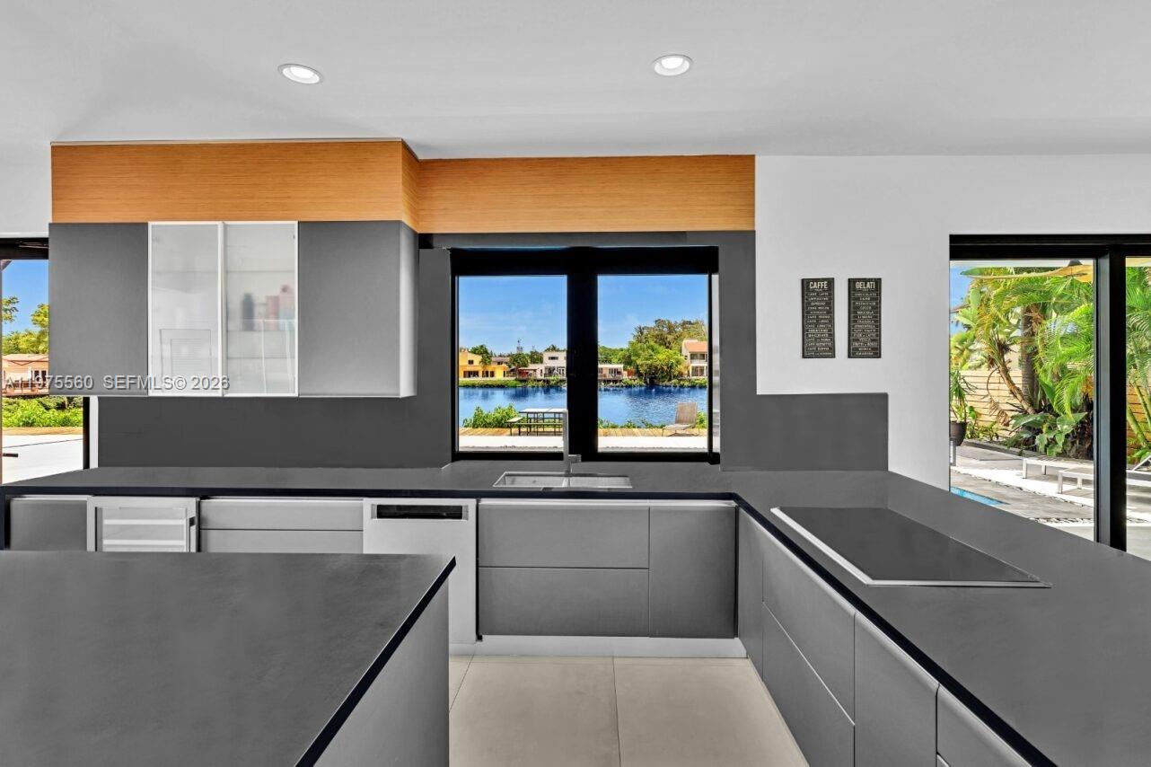 19801 NE 23rd Ave Miami, FL 33180