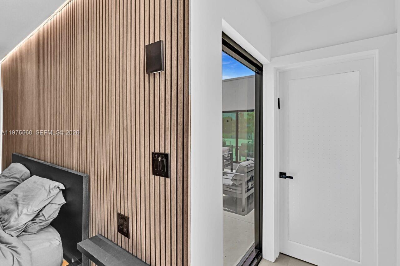 19801 NE 23rd Ave Miami, FL 33180