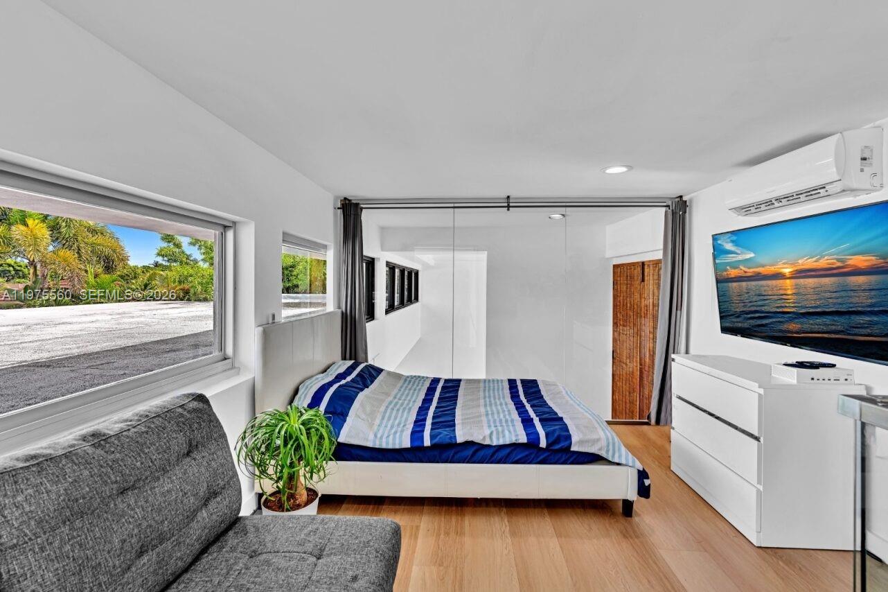 19801 NE 23rd Ave Miami, FL 33180