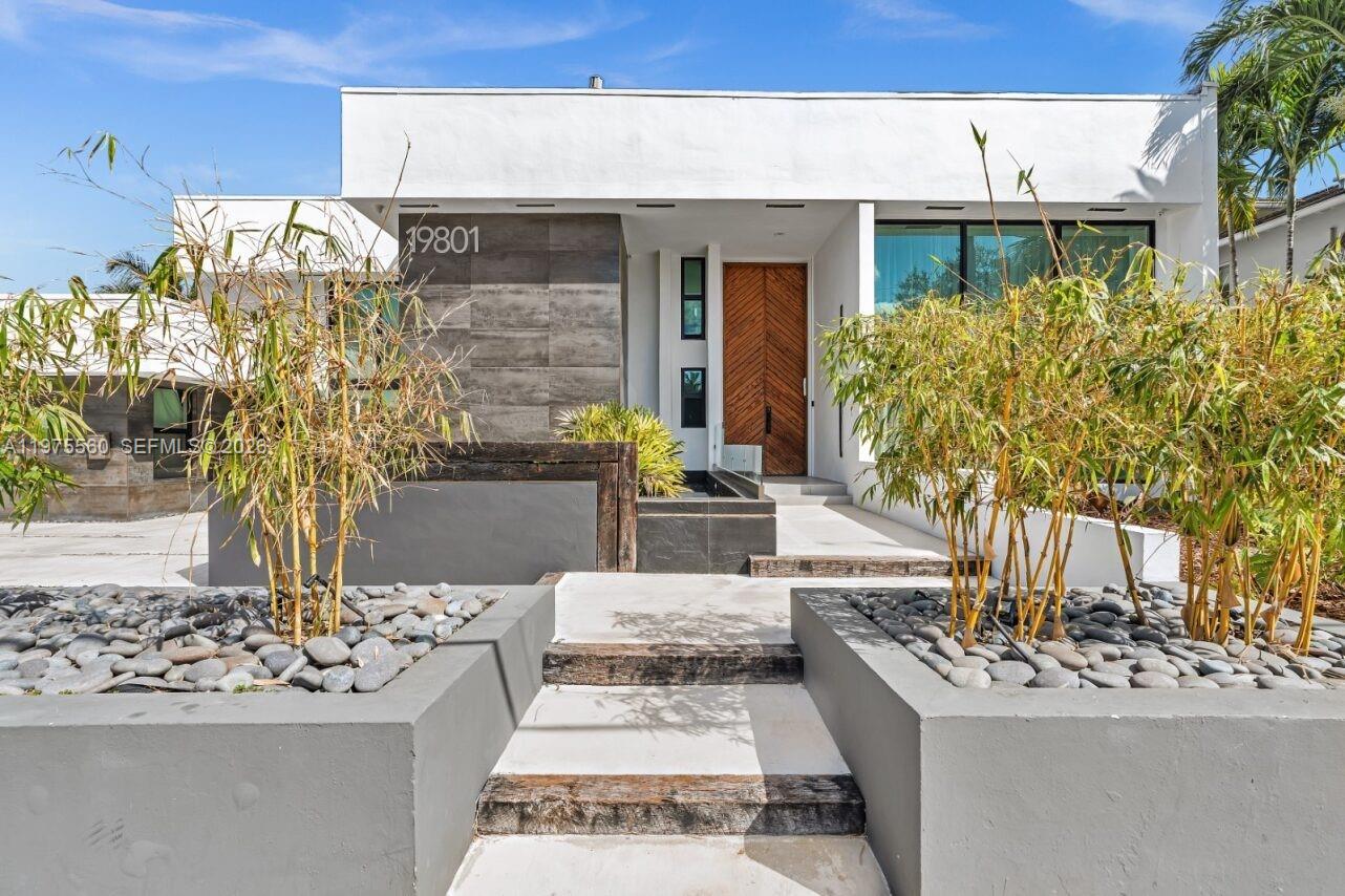 19801 NE 23rd Ave Miami, FL 33180