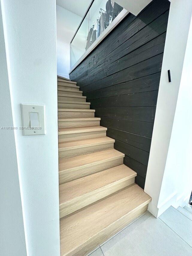 19801 NE 23rd Ave Miami, FL 33180