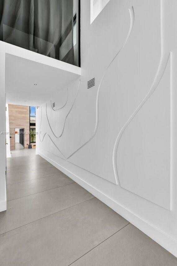 19801 NE 23rd Ave Miami, FL 33180