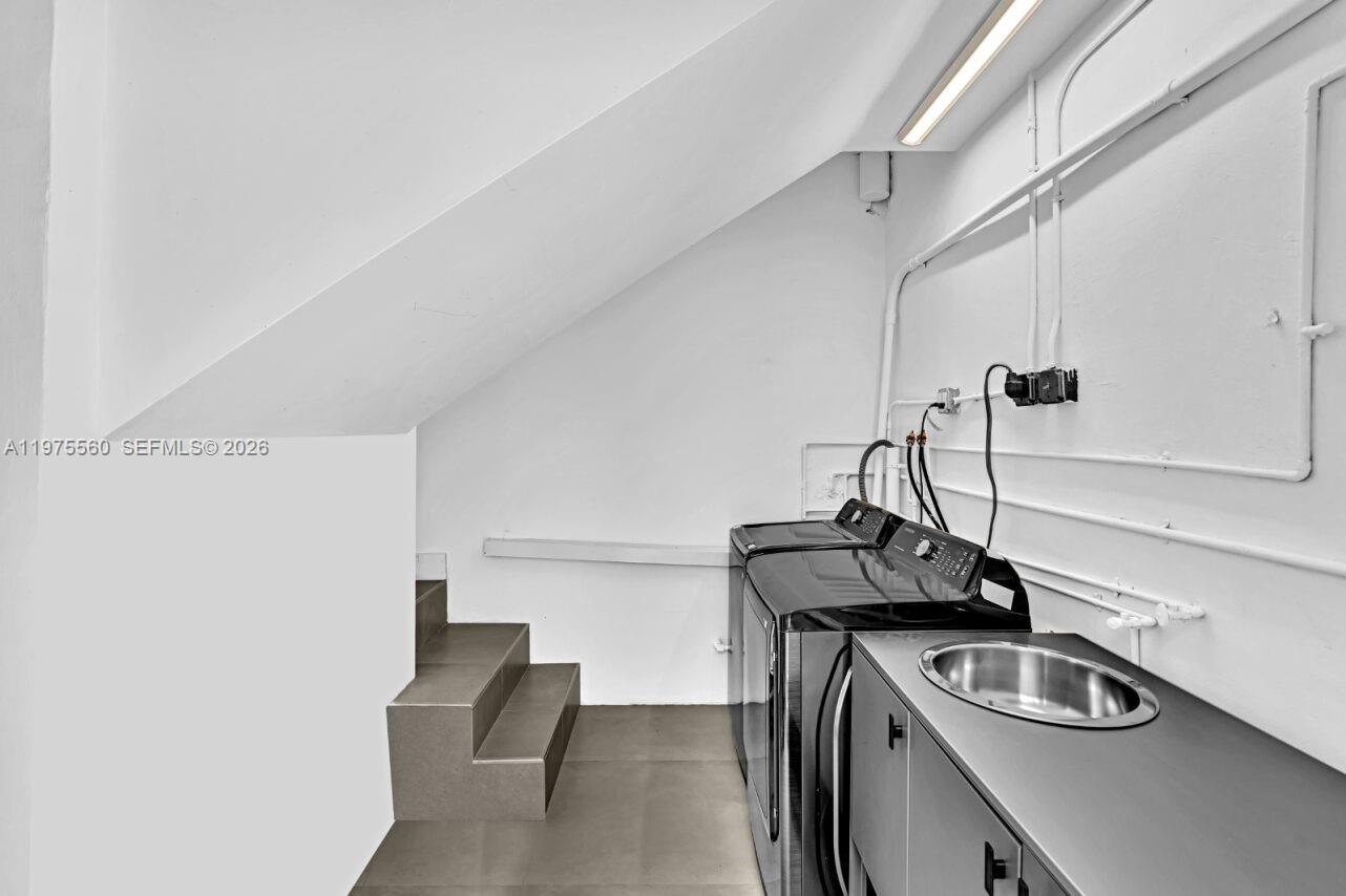 19801 NE 23rd Ave Miami, FL 33180