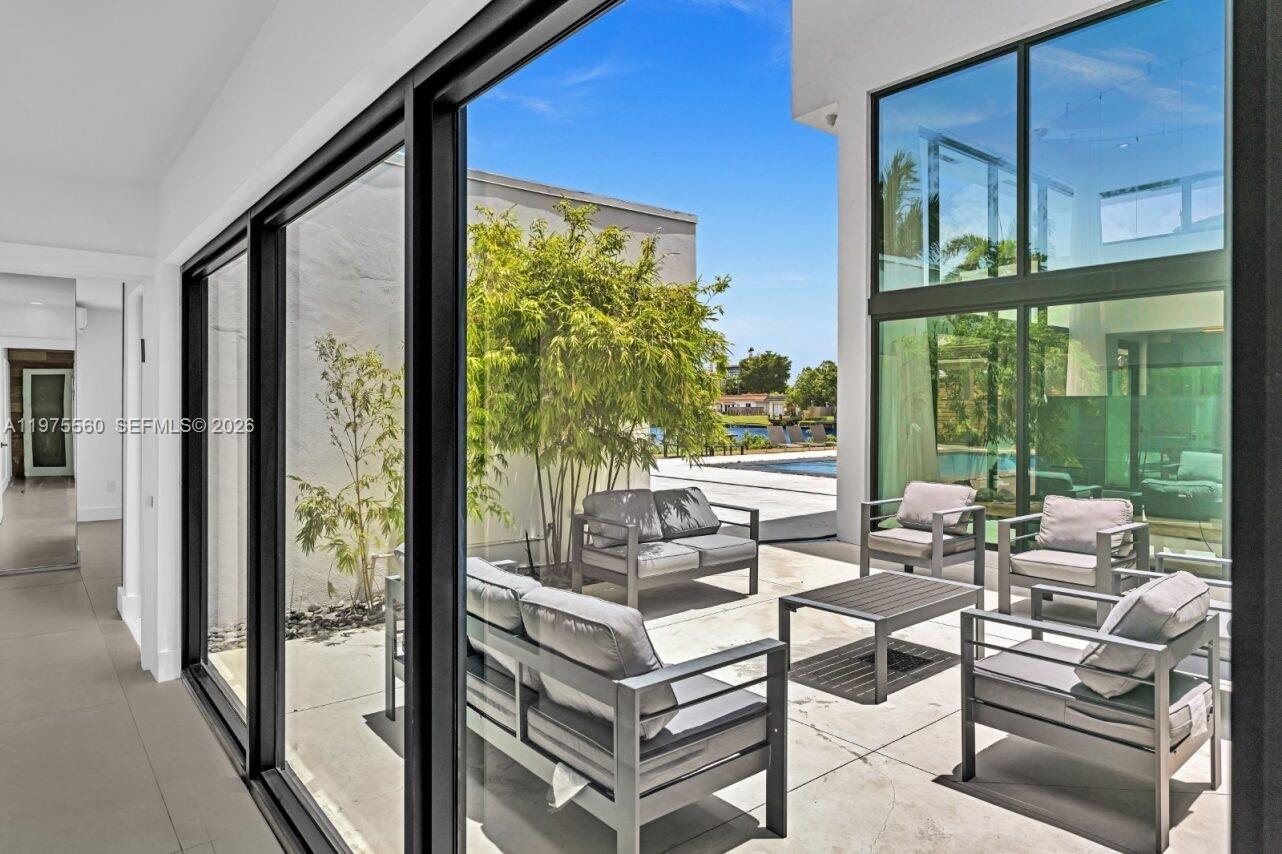 19801 NE 23rd Ave Miami, FL 33180