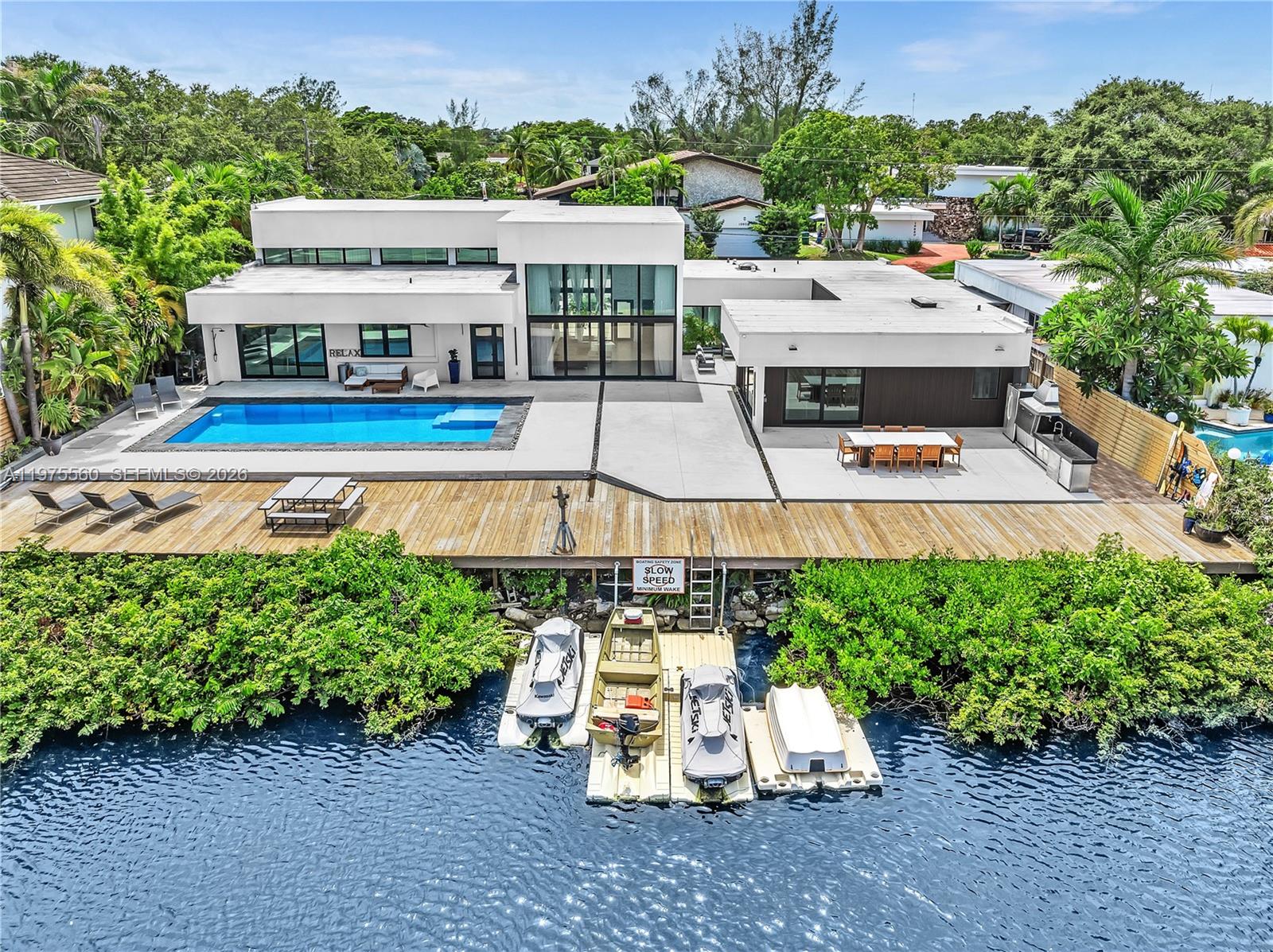 19801 NE 23rd Ave Miami, FL 33180