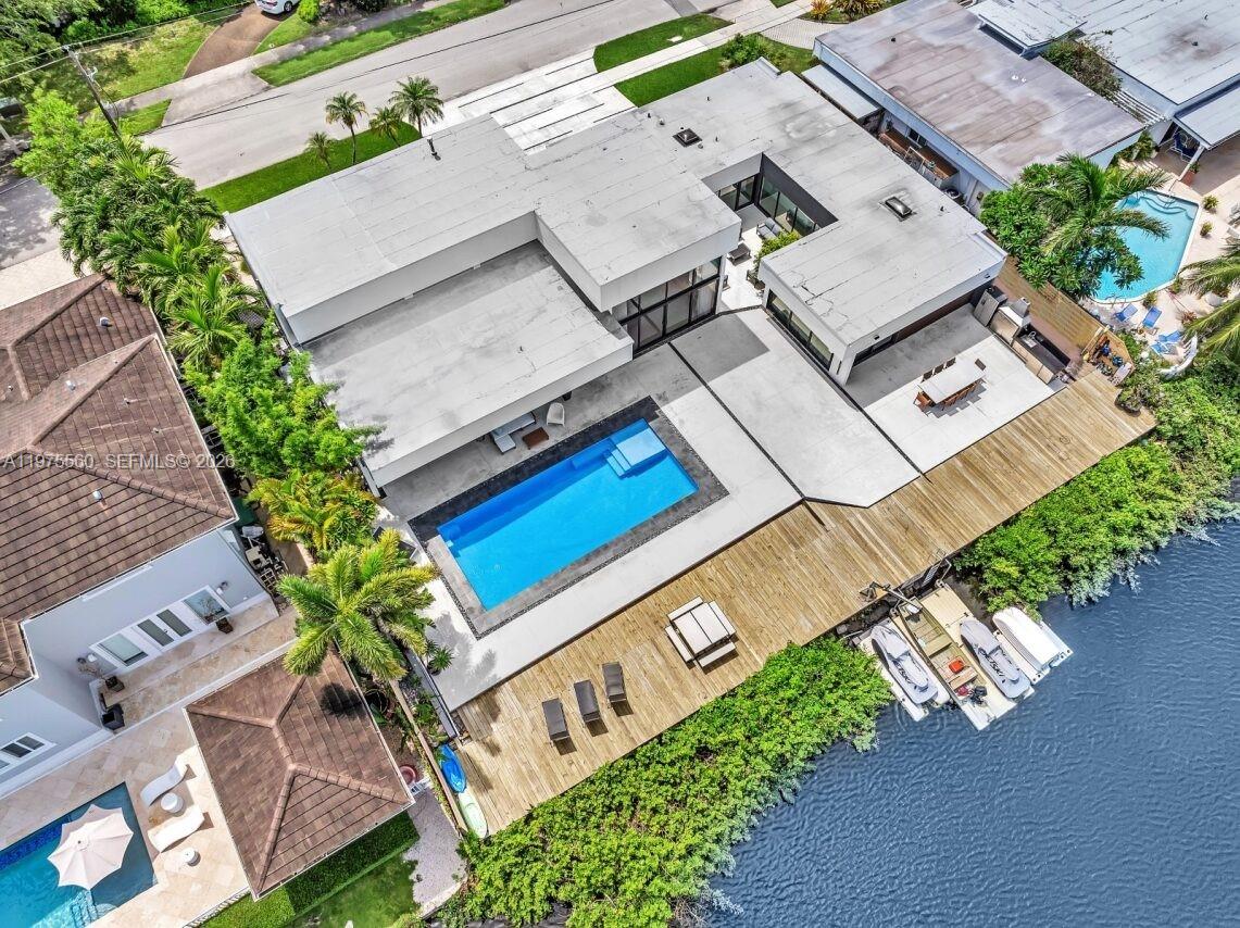 19801 NE 23rd Ave Miami, FL 33180