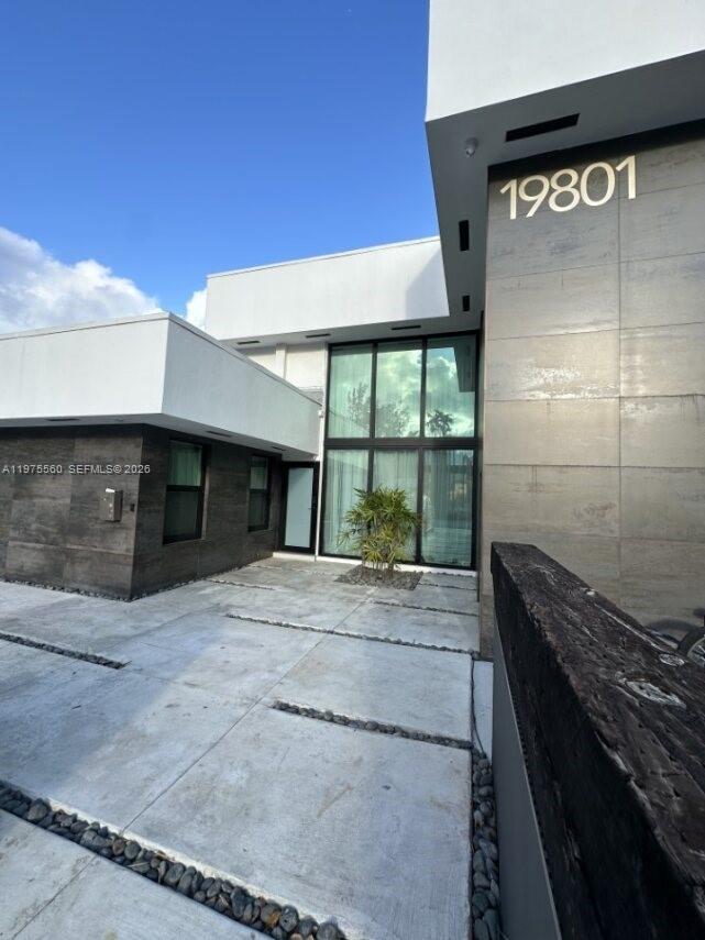 19801 NE 23rd Ave Miami, FL 33180
