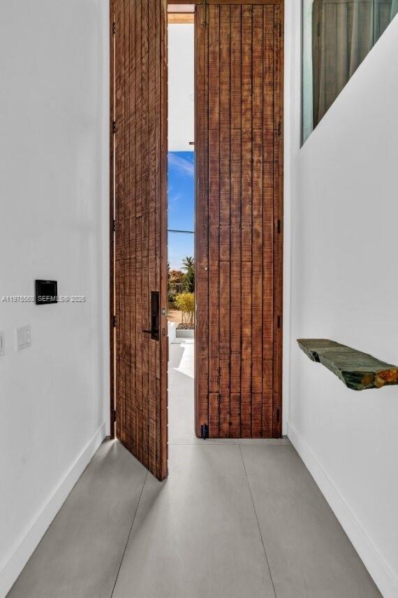 19801 NE 23rd Ave Miami, FL 33180