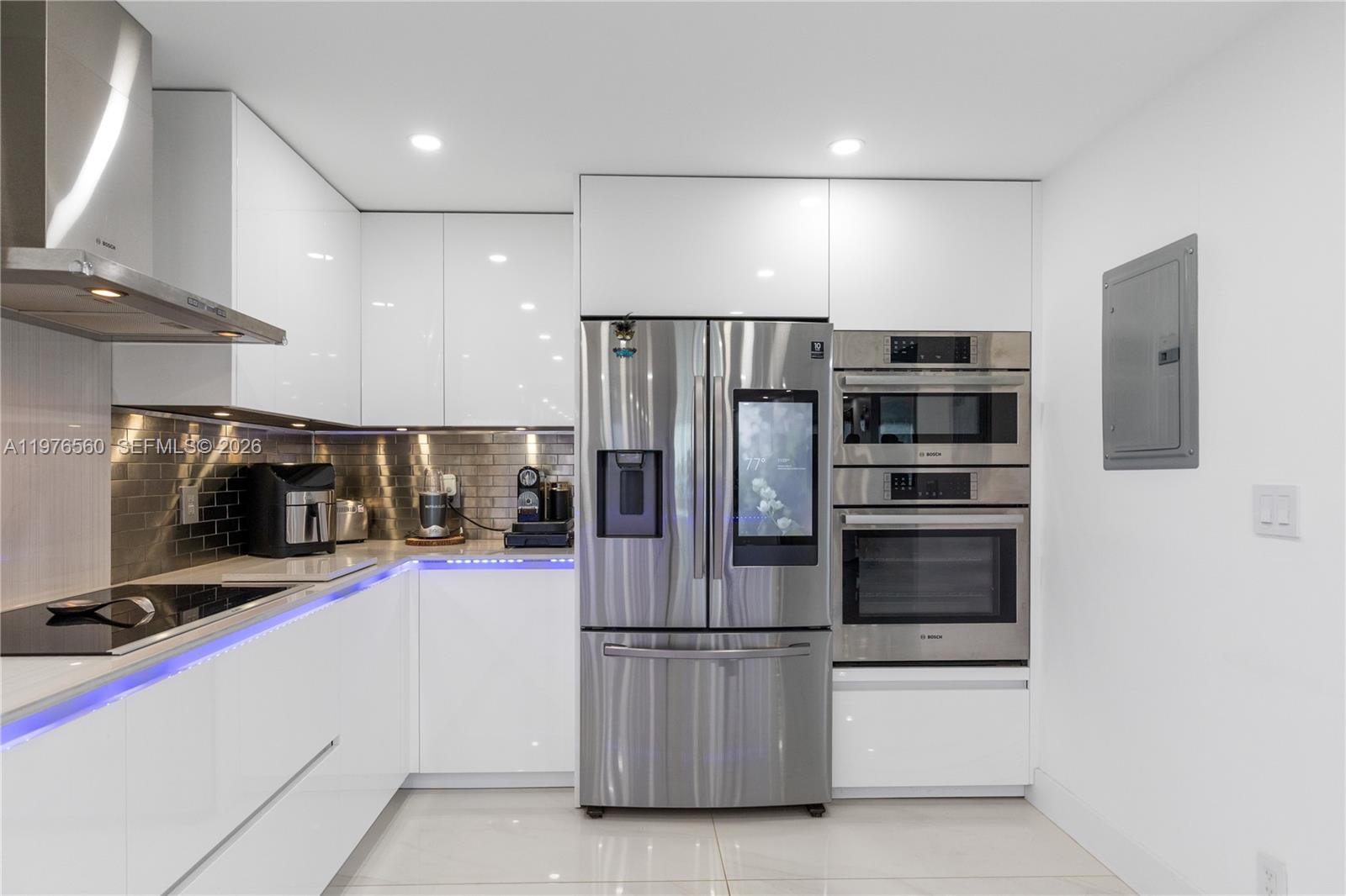 2500 Parkview Dr #1121 Hallandale Beach, FL 33009