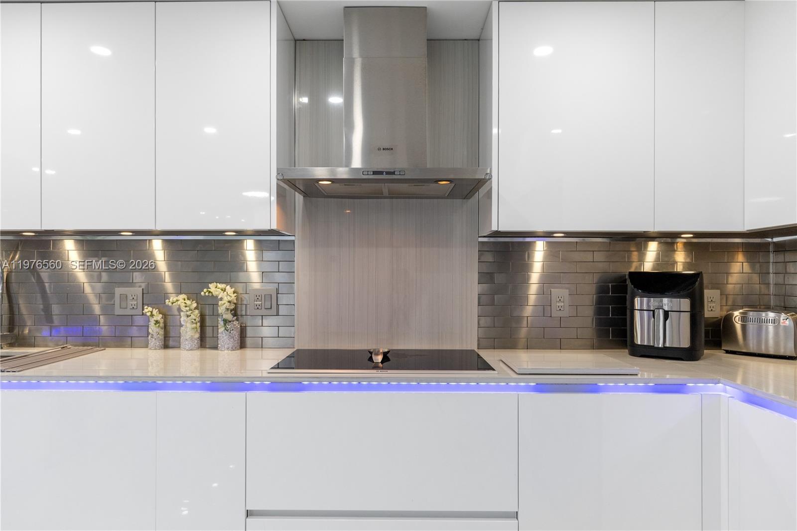 2500 Parkview Dr #1121 Hallandale Beach, FL 33009