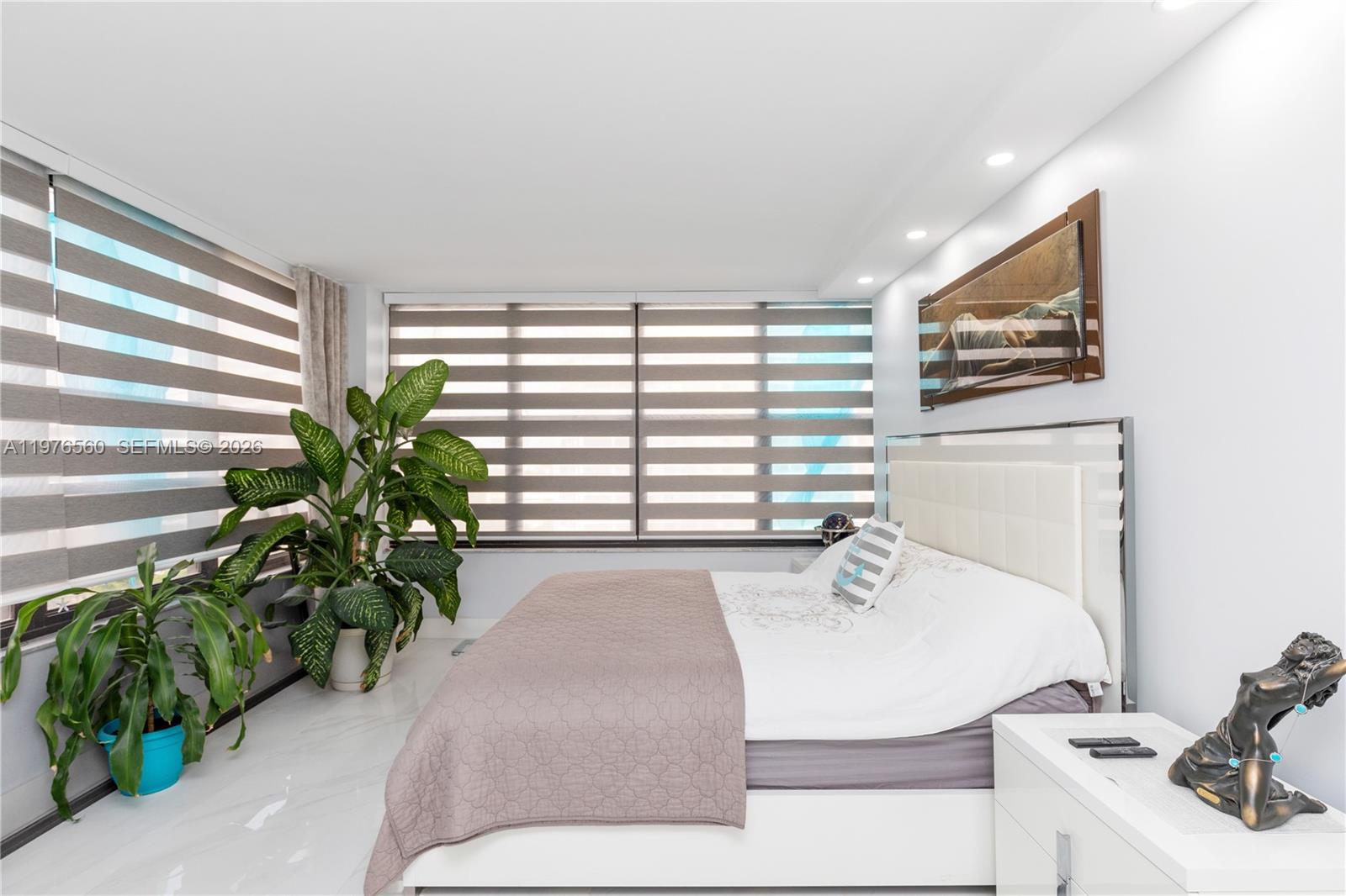 2500 Parkview Dr #1121 Hallandale Beach, FL 33009