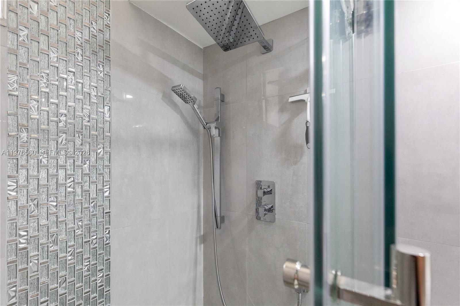 2500 Parkview Dr #1121 Hallandale Beach, FL 33009