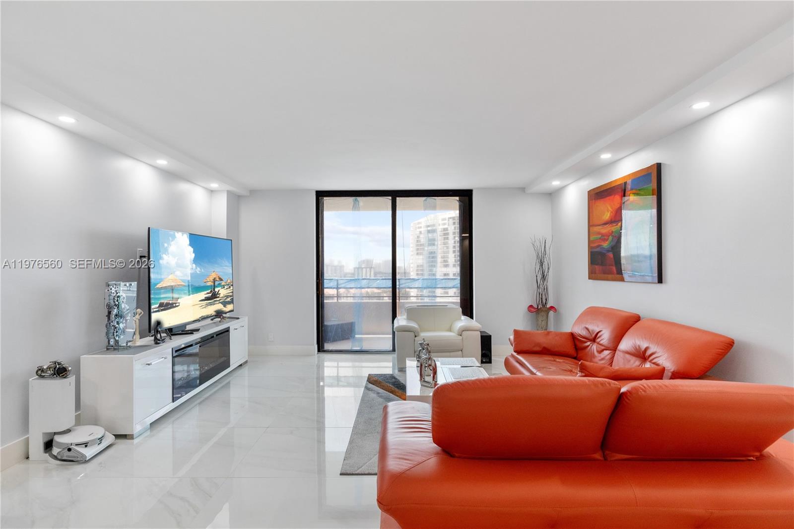 2500 Parkview Dr #1121 Hallandale Beach, FL 33009