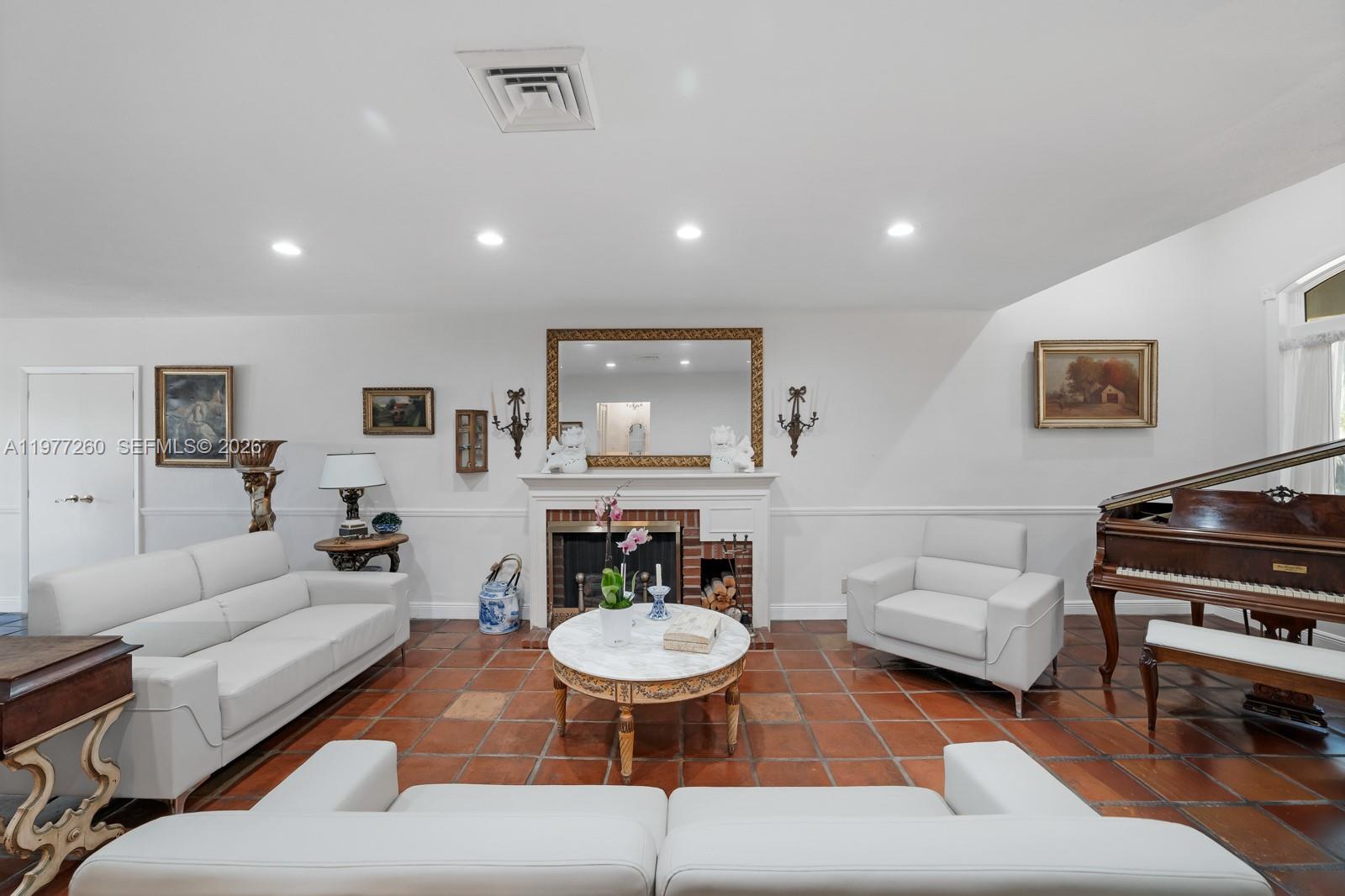 2046 NE 15th St Fort Lauderdale, FL 33304